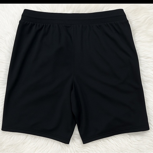 Under Armour Athletic Black Shorts size youth large - Picture 6 of 6